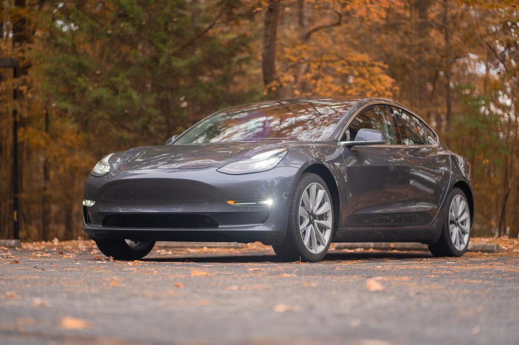 car, fall, vehicle-4781370.jpg